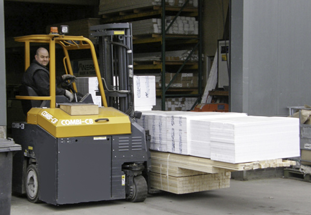 products.forklifts.4-way.gallery-(cb, combilift)-02