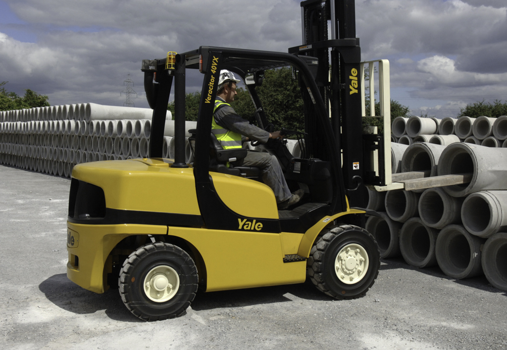 products.forklifts.counterbalanced.gallery-(40, vx, yale)-01