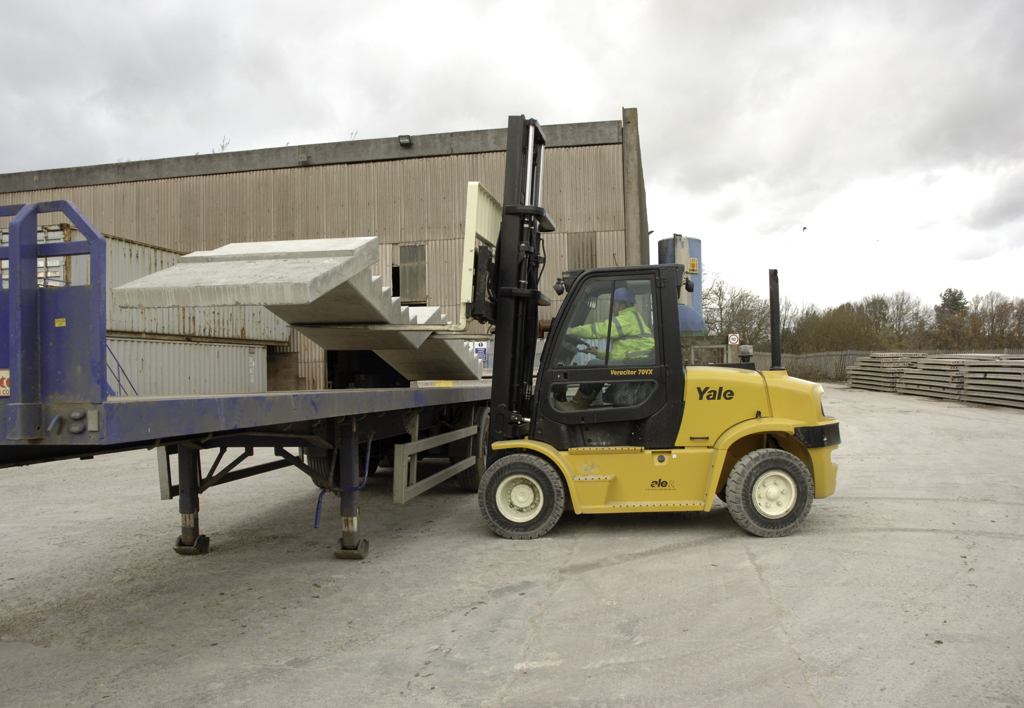 products.forklifts.counterbalanced.gallery-(70, vx, yale)-01