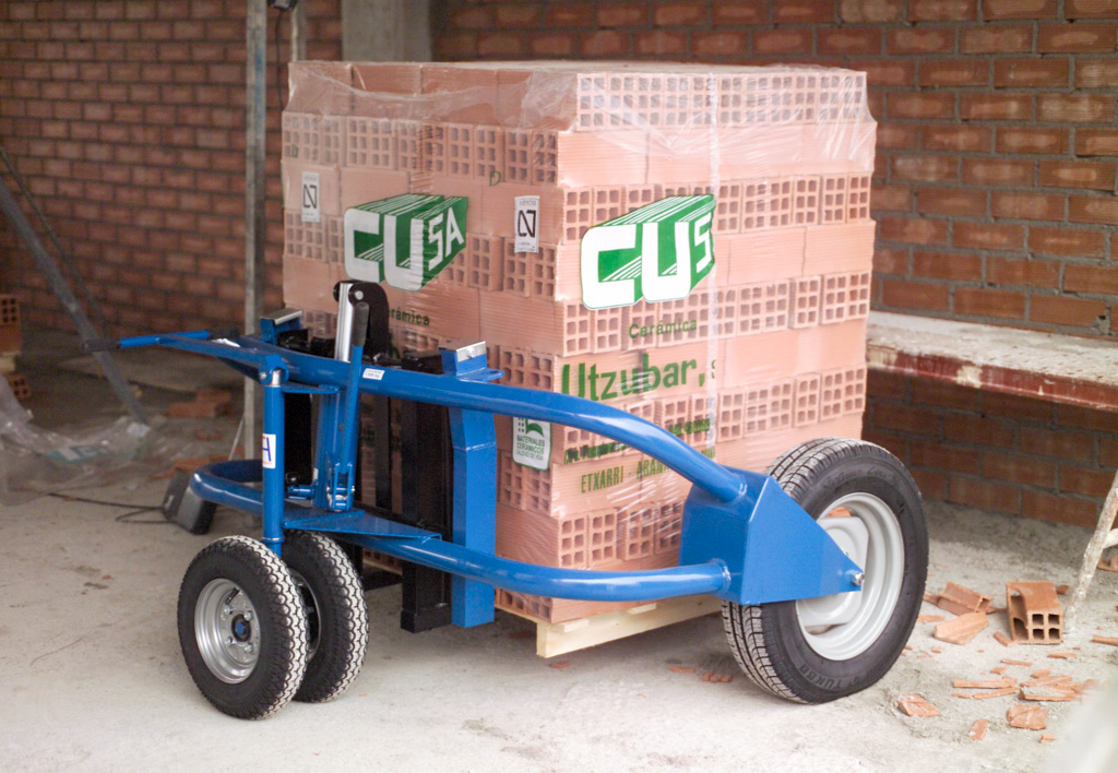 products.forklifts.rough-terrain-pallet-trucks-(conhersa, h2)-01