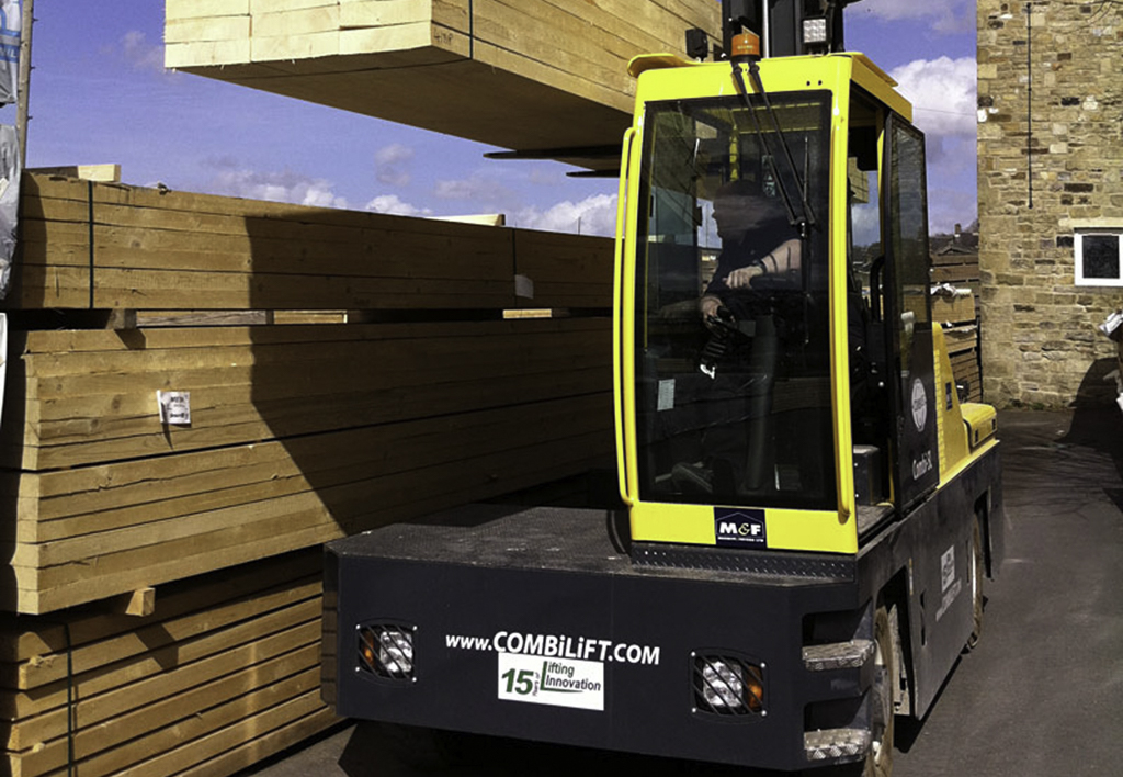 products.forklifts.sideloaders.gallery-(combilift, sl4)-01