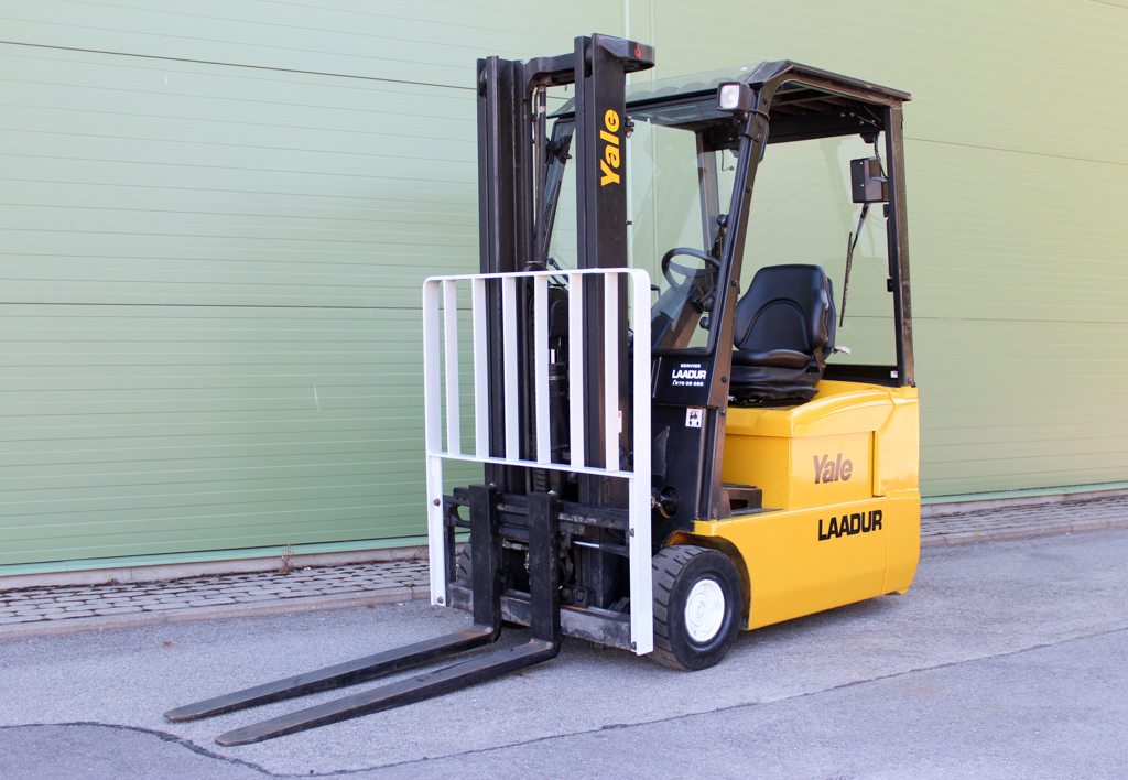 products.forklifts.used-(R250)-01